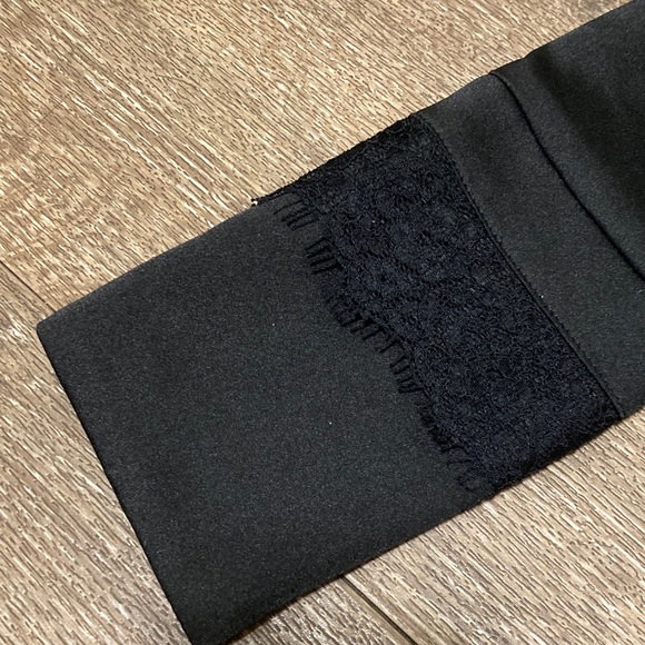 Laundry By Shelli Segal Black Cold Shoulder Blouse - Picture 4 of 10